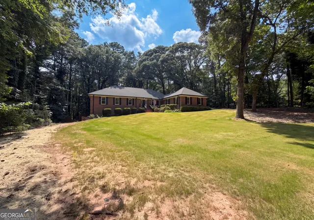 3rd image of 120 Oxford Ln, Fayetteville, GA 30215 | MLS# 10798759