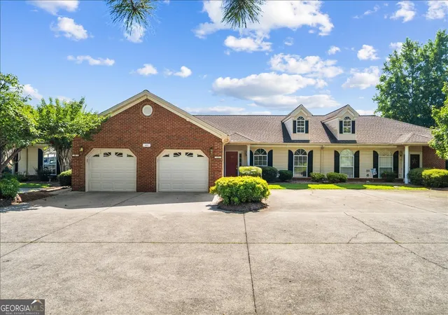 2nd image of 609 Black Oak Dr, Dalton, GA 30721