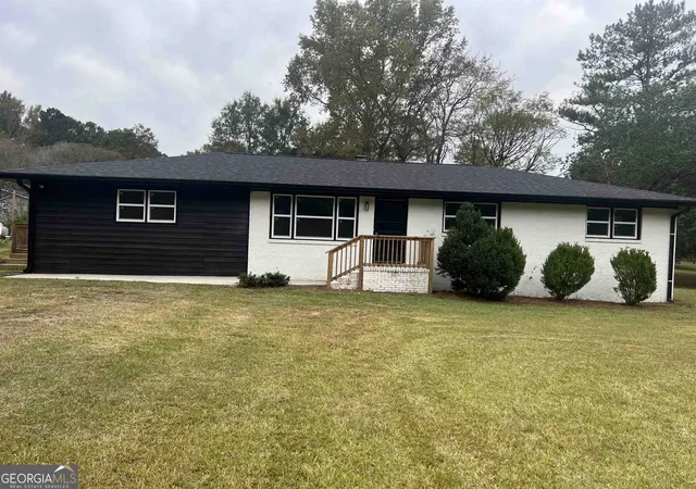 Photo 3 of Single family home for sale at 415 Crabapple Rd, Fayetteville, GA 30215 | MLS# 10807324 | Listing updated on 2026-09-14