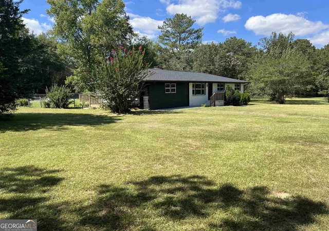 Photo 3 of Single family home for sale at 415 Crabapple Rd, Fayetteville, GA 30215 | MLS# 10807324 | Listing updated on 2026-09-14