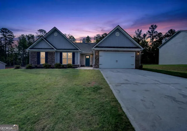 Photo 2 of Single family home for sale at 421 Riley Circle Nw, Milledgeville, GA 31061 | MLS# 10834719 | Listing updated on 2026-09-10