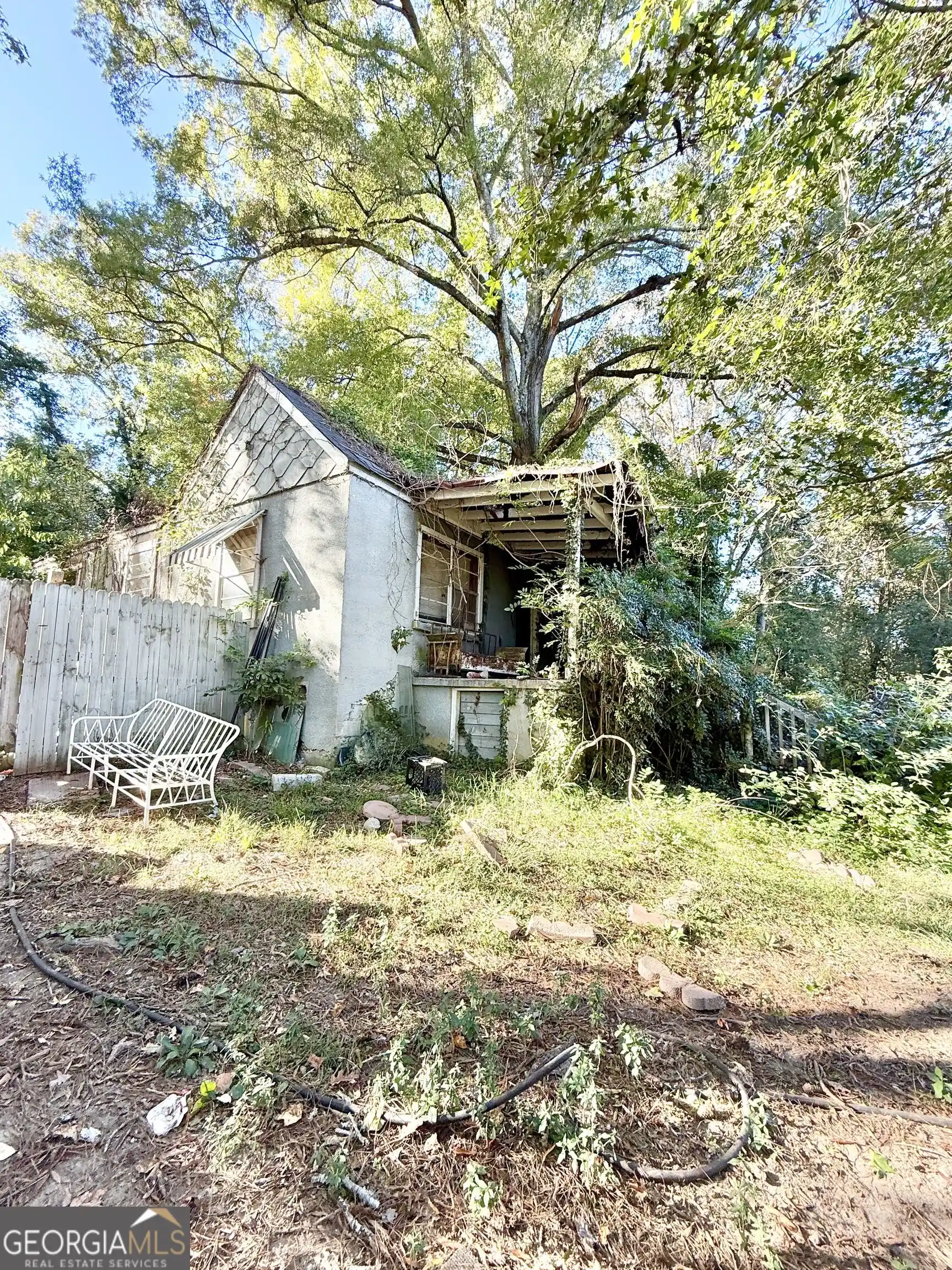Photo 1 of Sale Pending at 5596 Lakeside Dr, Union City, GA 30291 | MLS# 10874951 | Listing updated on 2026-10-30