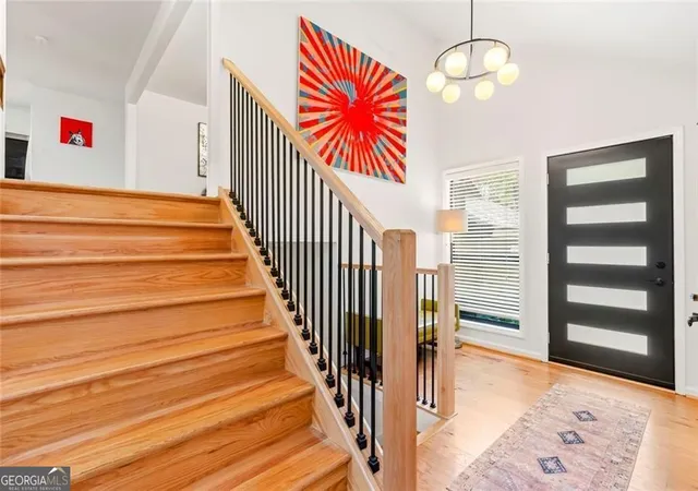 Photo 4 of Sale Pending at 1115 Lake Dr, Roswell, GA 30075 | MLS# 10829249 | Listing updated on 2026-08-31