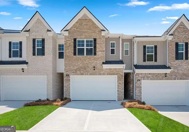 Photo 1 of Townhouse for sale at 490 Silver Moon, Loganville, GA 30052 | MLS# 10759899 | Listing updated on 2026-09-09