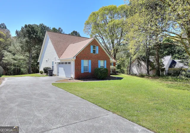 Photo 3 of Sale Pending at 2875 New Hope Rd, Dacula, GA 30019 | MLS# 10737882 | Listing updated on 2026-06-28