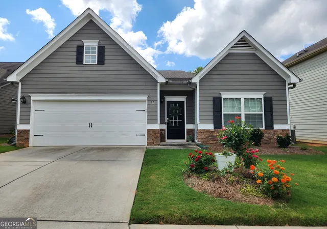 Photo 1 of Single family home for sale at 17 Cliffbriar Ter, Newnan, GA 30263 | MLS# 10836525 | Listing updated on 2026-09-14