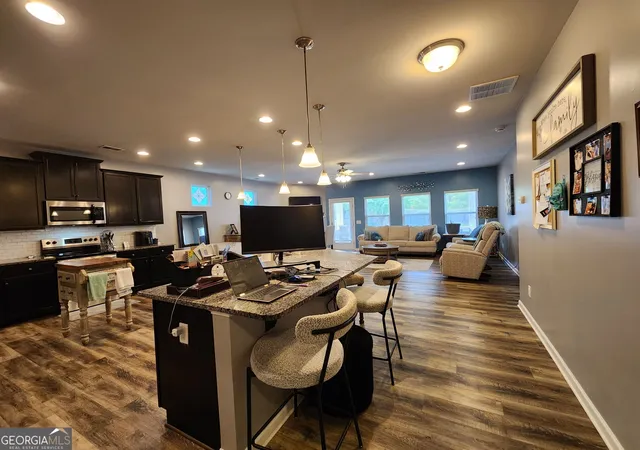 Photo 3 of Single family home for sale at 17 Cliffbriar Ter, Newnan, GA 30263 | MLS# 10836525 | Listing updated on 2026-09-14