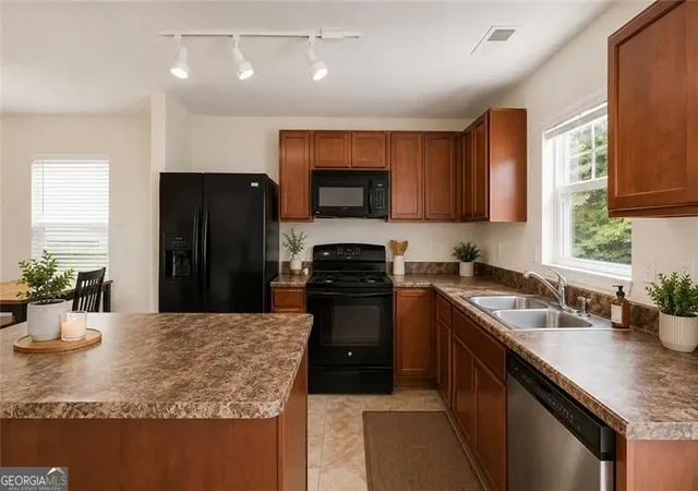 2nd image of 22 Lila Wy, Cartersville, GA 30120 | MLS# 10802970