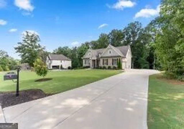 Photo 3 of Single family home for sale at 41 Saint Ives Cir, Winder, GA 30680 | MLS# 10830191 | Listing updated on 2026-09-03