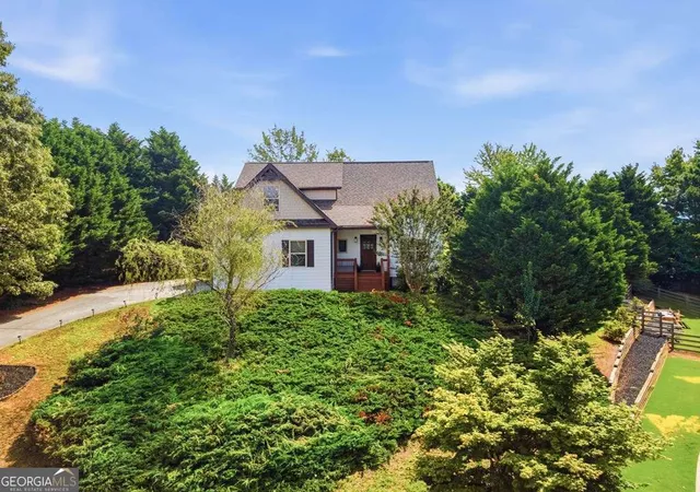 3rd image of 105 Arbor Hills Cir, Talking Rock, GA 30175 | MLS# 10799414