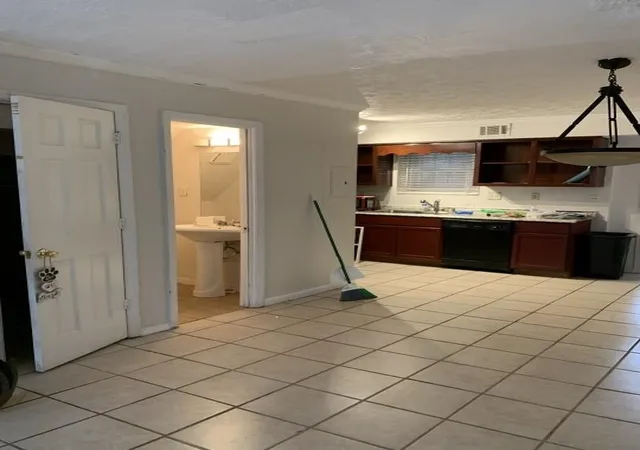3rd image of 3806 London Dr, Decatur, GA 30032 | MLS# 20147262