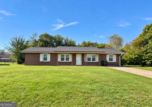 Photo 1 of Single family home for sale at 108 Lancelot Ct, Warner Robins, GA 31093 | MLS# 10850964 | Listing updated on 2026-10-28