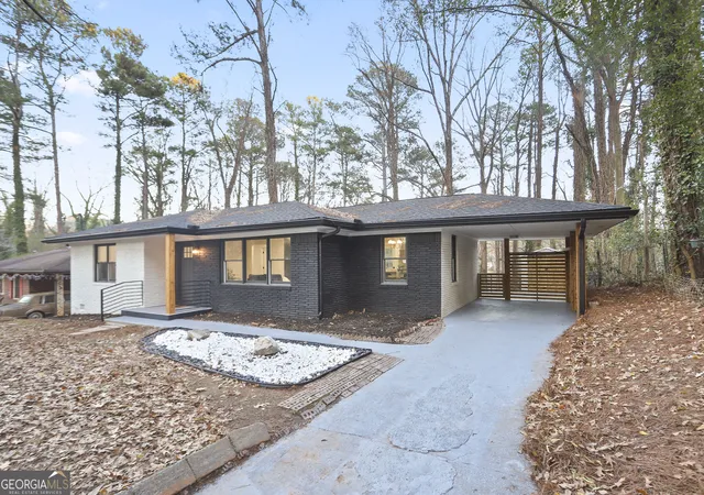 Photo 2 of Single family home for sale at 2798 Hidden Forest Ct Se, Atlanta, GA 30316 | MLS# 10824005 | Listing updated on 2026-08-25