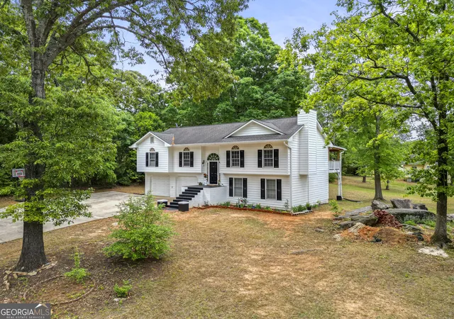 2nd image of 143 Stoneview Dr, Hoschton, GA 30548 | MLS# 10754428