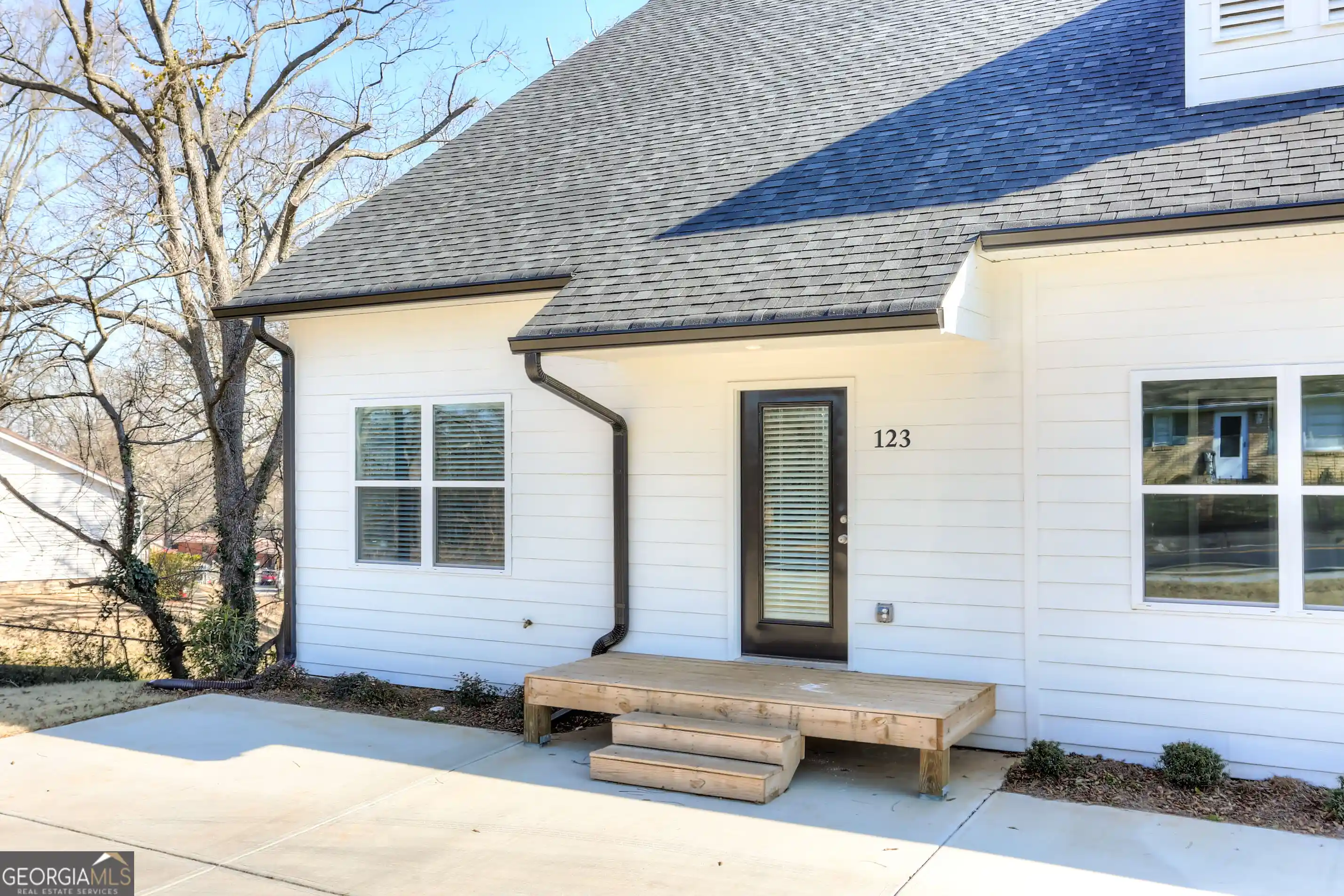 Townhouse for sale at 123 Jones St, Cartersville, GA 30120 | MLS# 10876606 | Listing updated on 2026-10-21