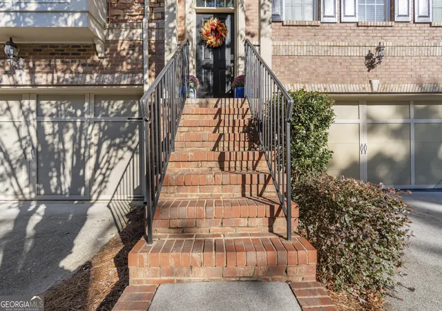Photo 3 of Townhouse for sale at 2871 Overlook Way, Atlanta, GA 30324 | MLS# 10700712 | Listing updated on 2026-04-14