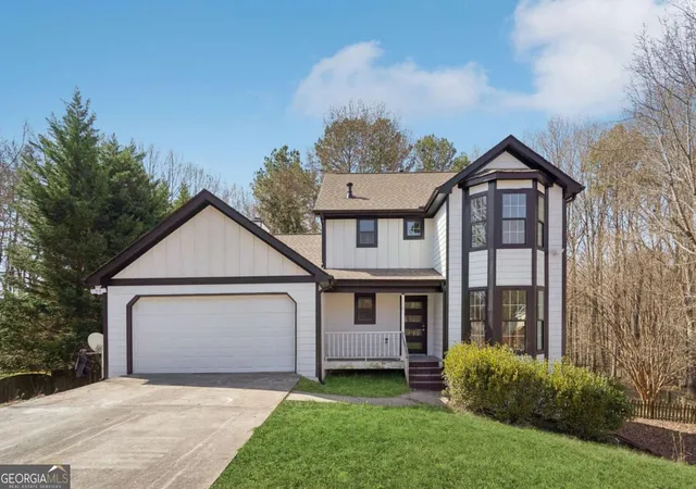 Photo 1 of Sale Pending at 2957 Evonshire Ln, Dacula, GA 30019 | MLS# 10816125 | Listing updated on 2026-09-11