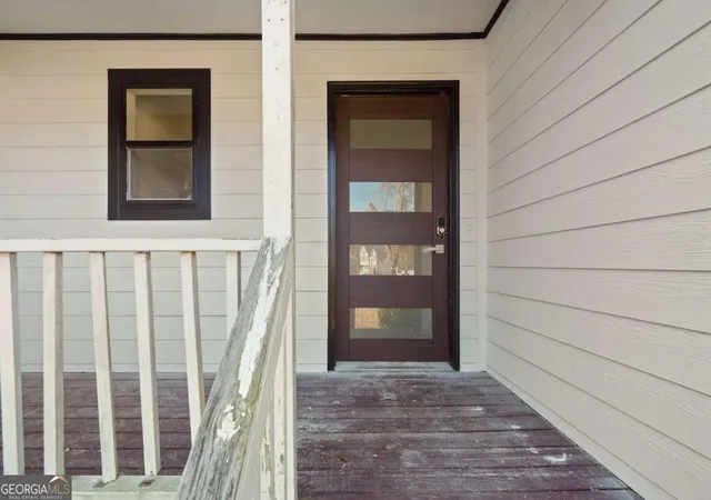 Photo 3 of Sale Pending at 2957 Evonshire Ln, Dacula, GA 30019 | MLS# 10816125 | Listing updated on 2026-09-11