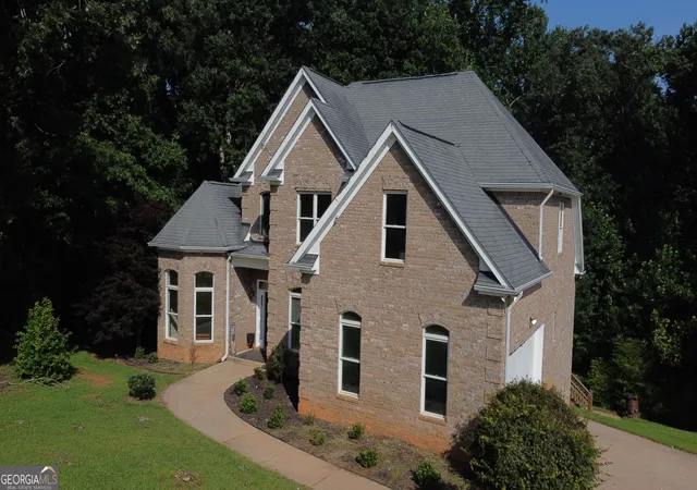 Photo 1 of Single family home for sale at 318 Waterford Cir, Cornelia, GA 30531 | MLS# 10825292 | Listing updated on 2026-10-08