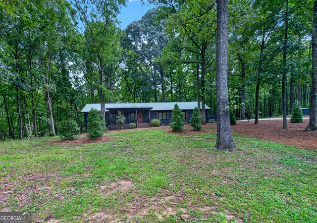 3rd image of 250 Holliday Rd, Lagrange, GA 30240 | MLS# 10814321