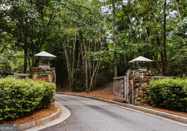 Listing Photo 2 - Condo for sale in building located at 490 Barnett Shls Rd, Athens, GA 30605 - Unit #APT 416