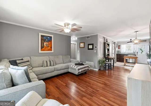 Photo 4 of Townhouse for sale at 4282 Roswell Rd NE #E2, Atlanta, GA 30342 | MLS# 10821591 | Listing updated on 2026-08-21