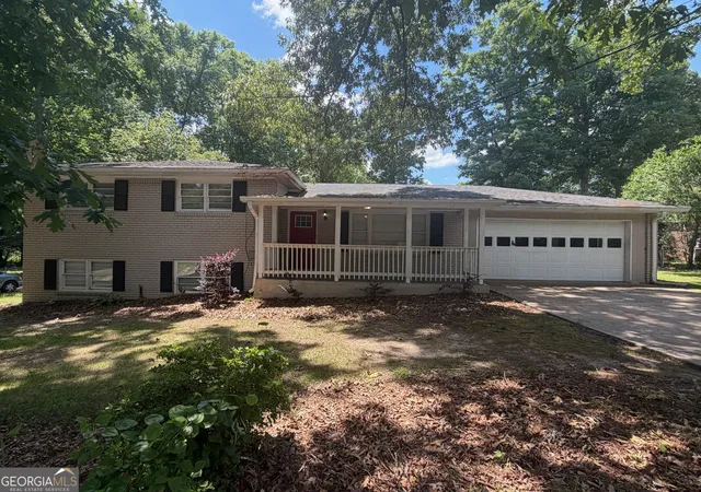 Photo 2 of Single family home for sale at 3964 Summit Dr, Douglasville, GA 30135 | MLS# 10832840 | Listing updated on 2026-09-08
