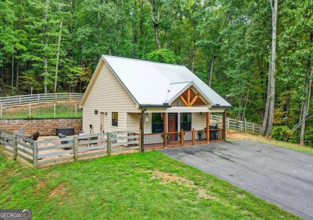 3rd image of 415 Woods Rd, Talking Rock, GA 30175 | MLS# 10707142