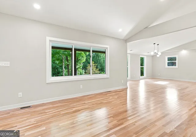 Photo 3 of Single family home for sale at 2618 Beechwood Dr, Marietta, GA 30062 | MLS# 10806672 | Listing updated on 2026-07-30