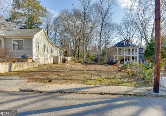 2nd image of 184 Olympic Pl, Decatur, GA 30030 | MLS# 10761280
