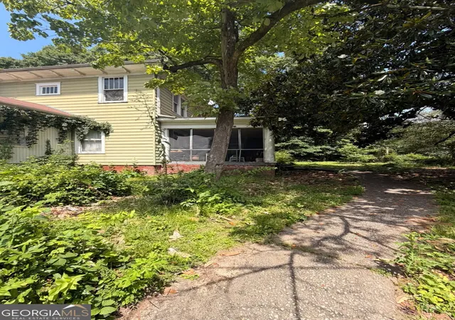 Photo 1 of Single family home for sale at 2710 Memorial Dr Se, Atlanta, GA 30317 | MLS# 10800696 | Listing updated on 2026-08-15