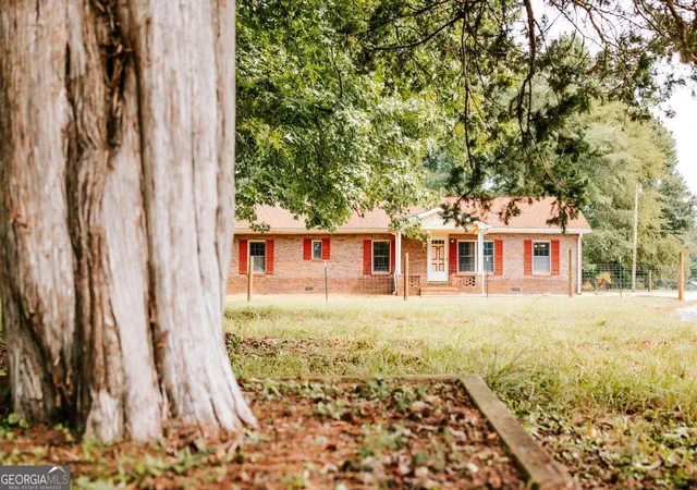Photo 2 of Single family home for sale at 621 Elberton Rd, Lexington, GA 30648 | MLS# 10815018 | Listing updated on 2026-08-12