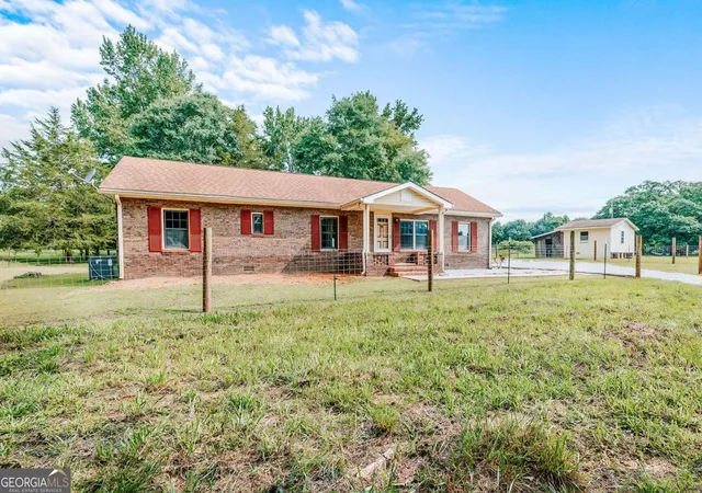 Photo 4 of Single family home for sale at 621 Elberton Rd, Lexington, GA 30648 | MLS# 10815018 | Listing updated on 2026-08-12