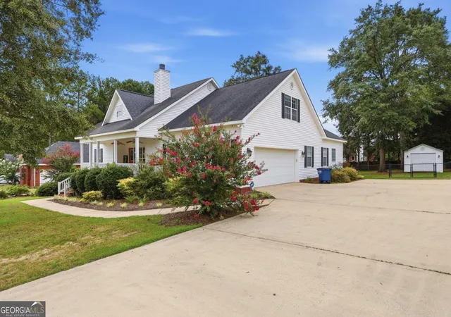 Photo 3 of Single family home for sale at 132 Hidden Creek Cir, Lizella, GA 31052 | MLS# 10825228 | Listing updated on 2026-09-03