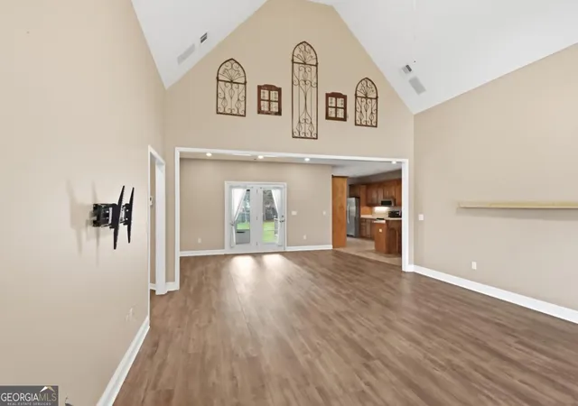 Photo 4 of Single family home for sale at 132 Hidden Creek Cir, Lizella, GA 31052 | MLS# 10825228 | Listing updated on 2026-10-23