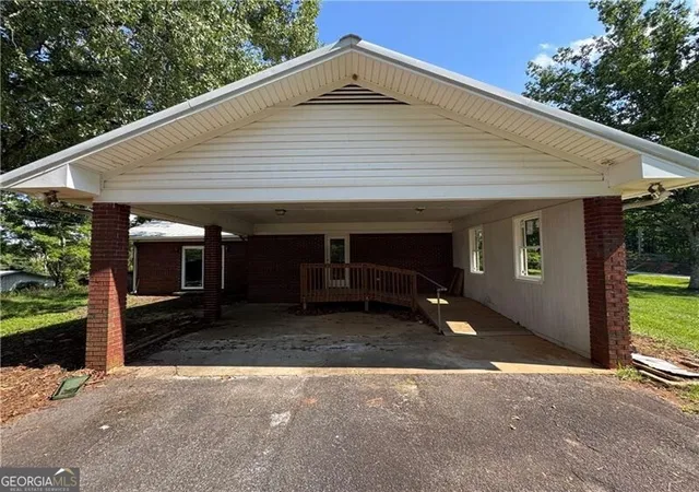 Photo 4 of Single family home for sale at 1049 Ben Higgins Rd, Dahlonega, GA 30533 | MLS# 10804260 | Listing updated on 2026-09-05