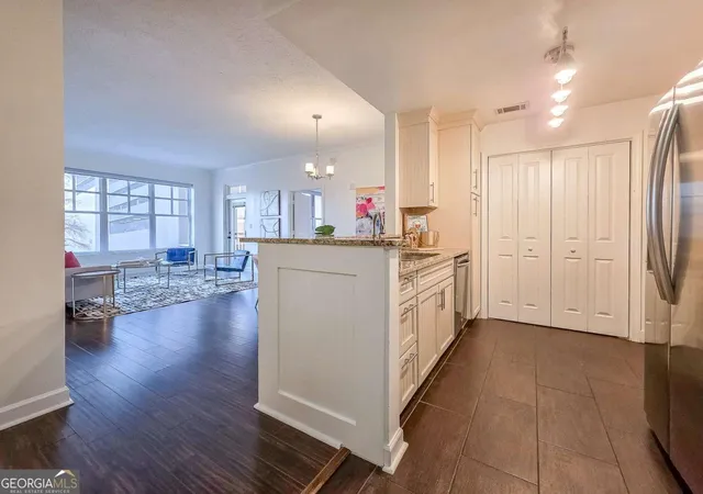 3rd image of 1101 Juniper St Ne, Atlanta, GA 30309