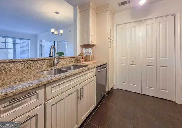 4th image of 1101 Juniper St Ne, Atlanta, GA 30309