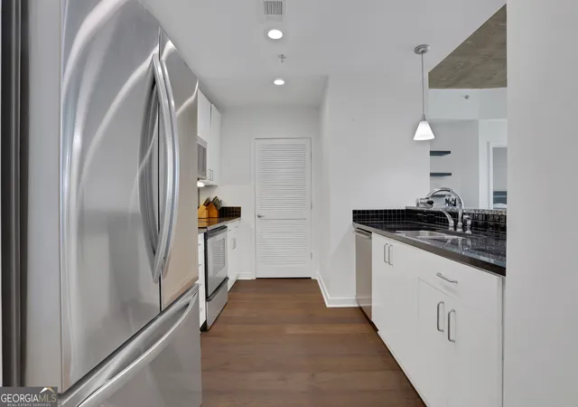 4th image of 250 Pharr Rd Ne #APT 2005, Atlanta, GA 30305 | MLS# 10708077