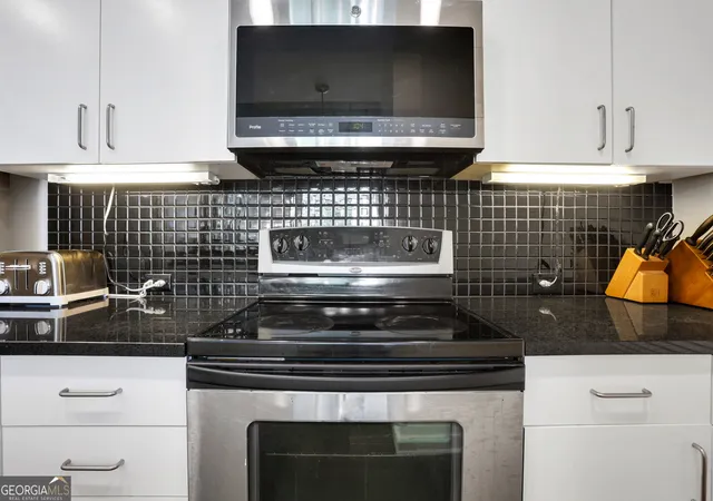 Homes for sale in Atlanta, GA | 250 Pharr Rd Ne #APT 2005, Atlanta, GA 30305 | MLS# 10708077