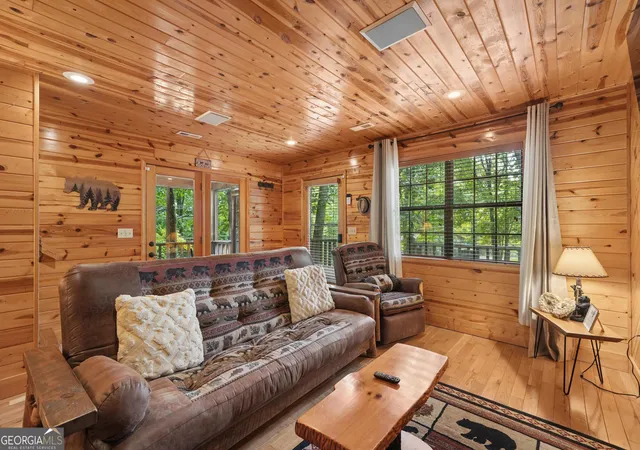 Photo 2 of Single family home for sale at 1130 Sutton Rd, Hiawassee, GA 30546 | MLS# 10831313 | Listing updated on 2026-09-11