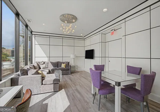 Listing Photo 2 - Condo for sale in building located at 2828 Peachtree Rd Ne, Atlanta, GA 30305 - Unit #802