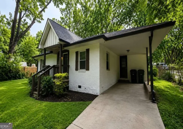 2nd image of 2410 Macon Dr Sw, Atlanta, GA 30315 | MLS# 10787245