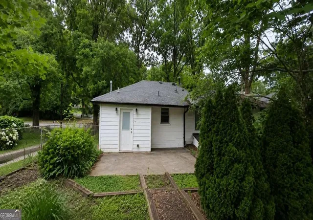 3rd image of 2410 Macon Dr Sw, Atlanta, GA 30315 | MLS# 10787245