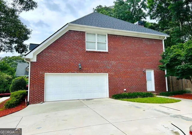 Photo 3 of Single family home for sale at 2730 Runnelwood Ln, Snellville, GA 30078 | MLS# 10790460 | Listing updated on 2026-07-06