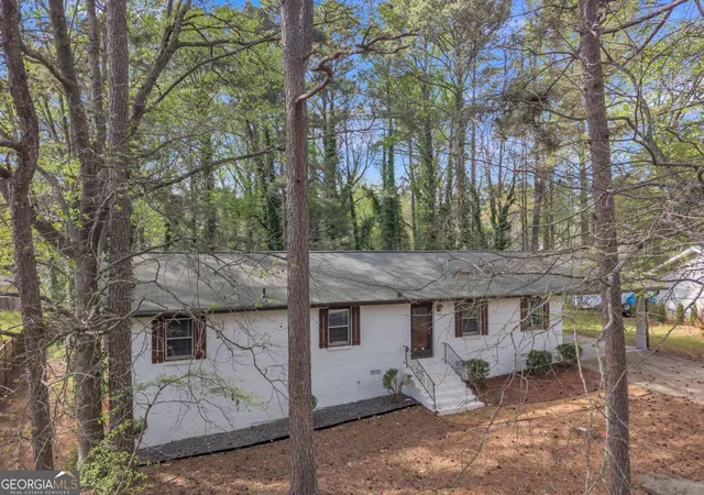Photo 3 of Single family home for sale at 5521 E Wind Dr Sw, Lilburn, GA 30047 | MLS# 10722047 | Listing updated on 2026-04-14