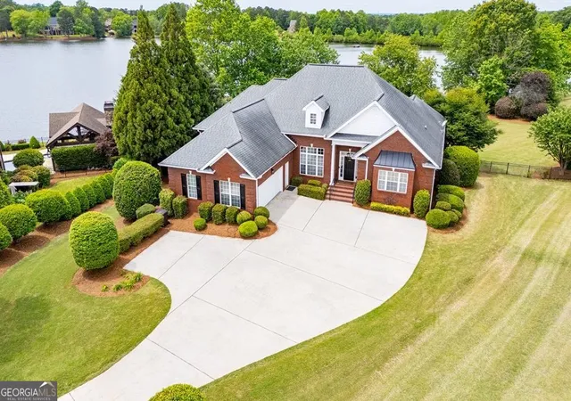 Photo 4 of Single family home for sale at 210 Turnberry Cir, Carrollton, GA 30116 | MLS# 10774310 | Listing updated on 2026-08-29