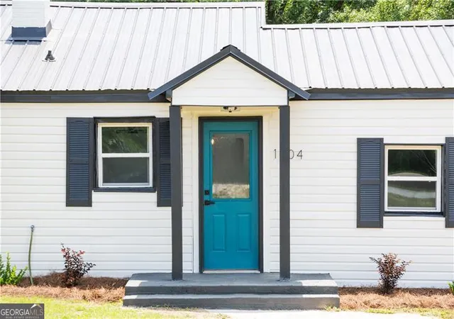 Photo 3 of Single family home for sale at 1404 N Forest Ave, Hartwell, GA 30643 | MLS# 10799517 | Listing updated on 2026-08-22