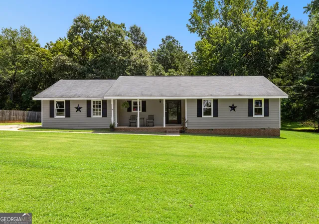 1st image of 114 Paddle Wheel Dr, Lagrange, GA 30240 | MLS# 10814757