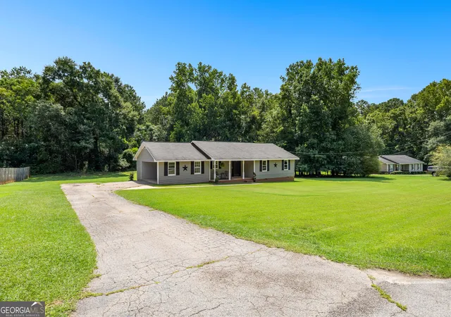 2nd image of 114 Paddle Wheel Dr, Lagrange, GA 30240 | MLS# 10814757